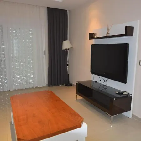 Willa Sleeps 6, With Private Pool - Awz 242