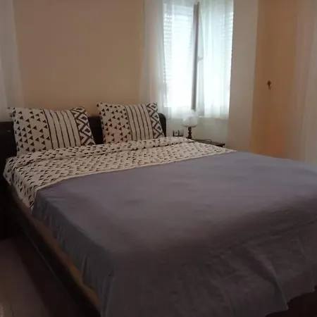 Sleeps 6, With Private Pool - Awz 242 *