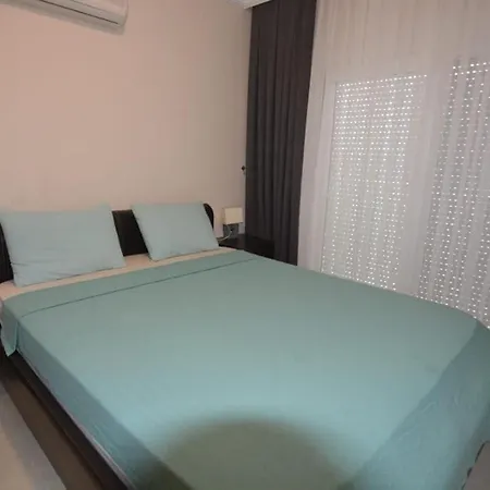 Willa Sleeps 6, With Private Pool - Awz 242