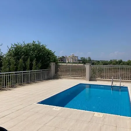 Willa Sleeps 6, With Private Pool - Awz 242