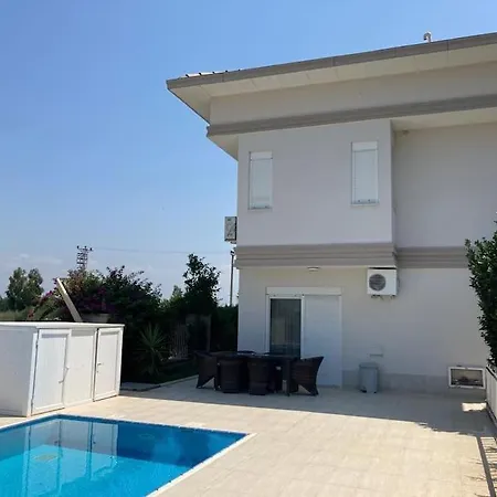 Sleeps 6, With Private Pool - Awz 242 Willa