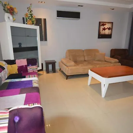 Sleeps 6, With Private Pool - Awz 242 Willa